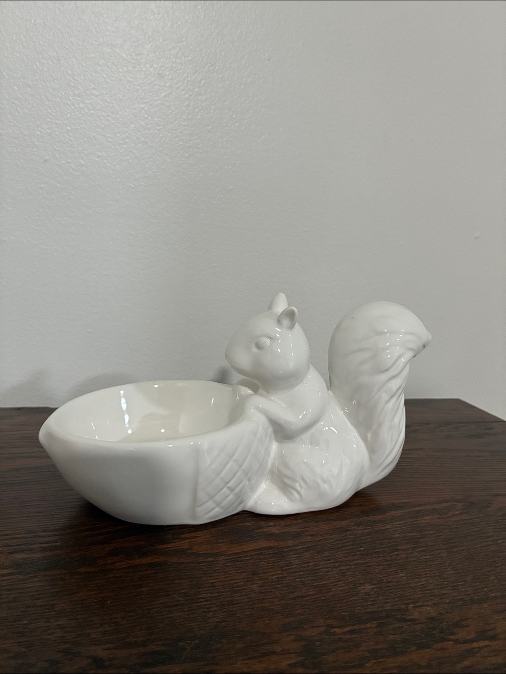 NWT- White Ceramic Squirrel & Acorn Bowl